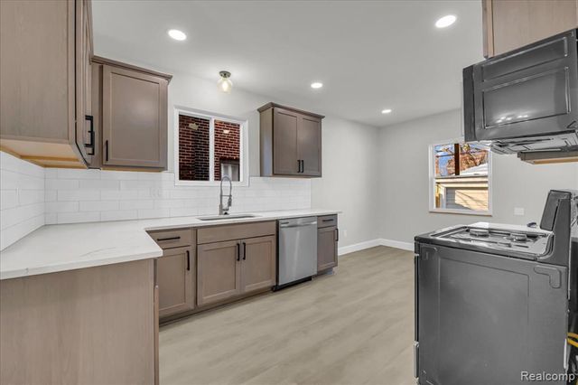 16891 Sorrento Street, Detroit, MI 48235