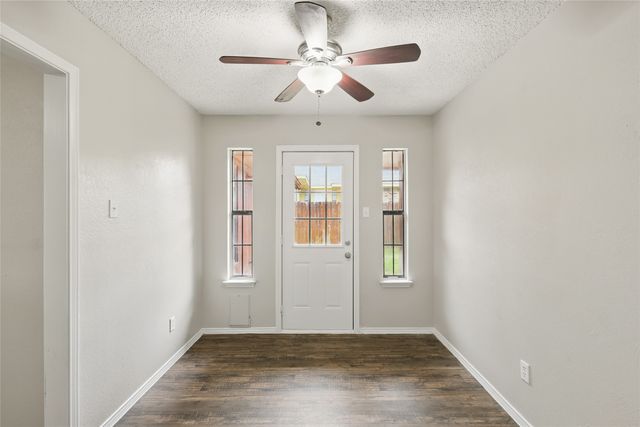 703 Inglewood Trail, Desoto, TX 75115