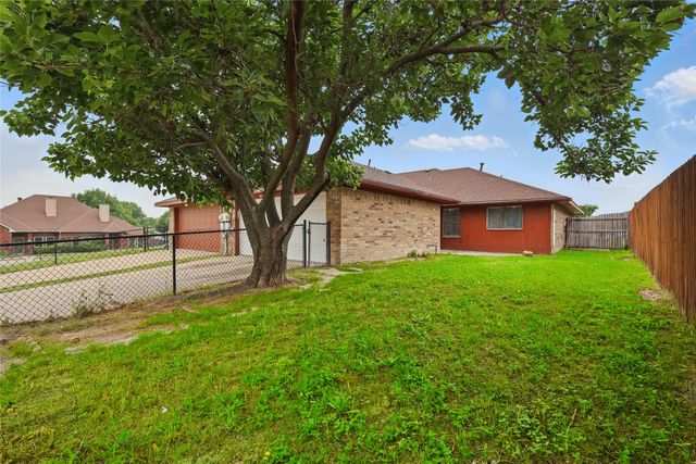 703 Inglewood Trail, Desoto, TX 75115