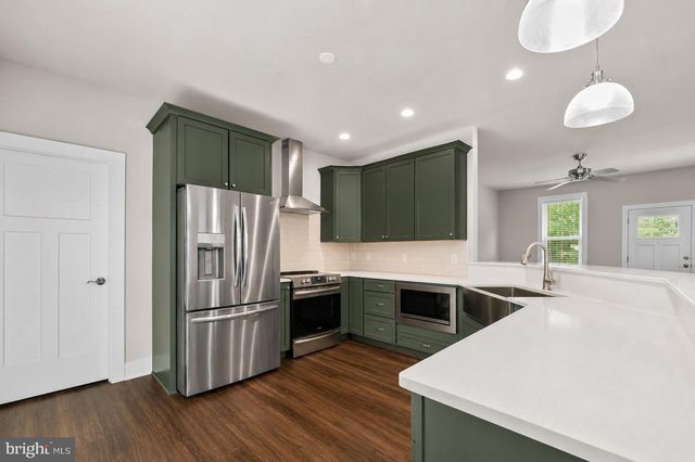 1210 AMHERST AVE, Fredericksburg, VA 22405
