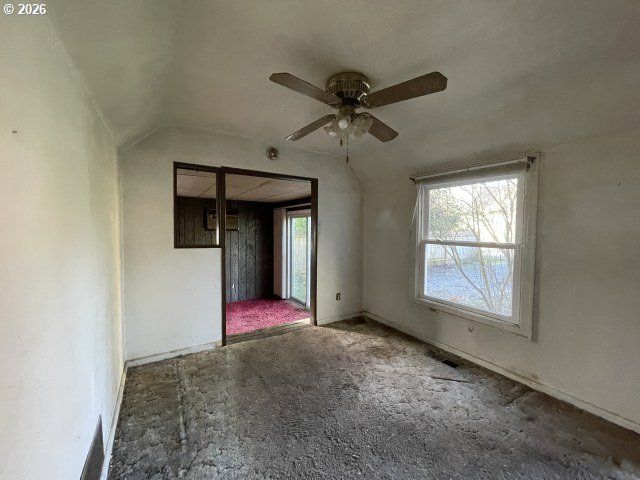 5808 Se LAUREL St, Milwaukie, OR 97222