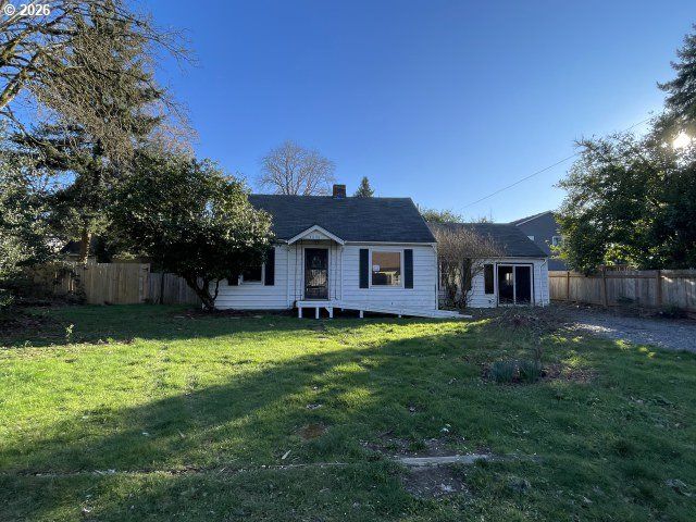 5808 Se LAUREL St, Milwaukie, OR 97222