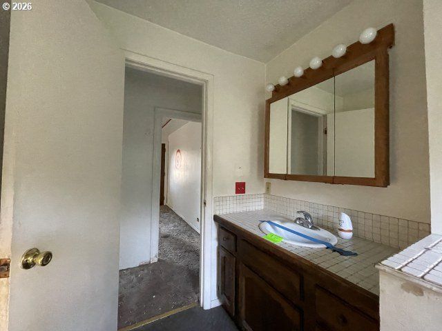 5808 Se LAUREL St, Milwaukie, OR 97222