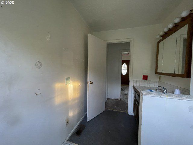 5808 Se LAUREL St, Milwaukie, OR 97222