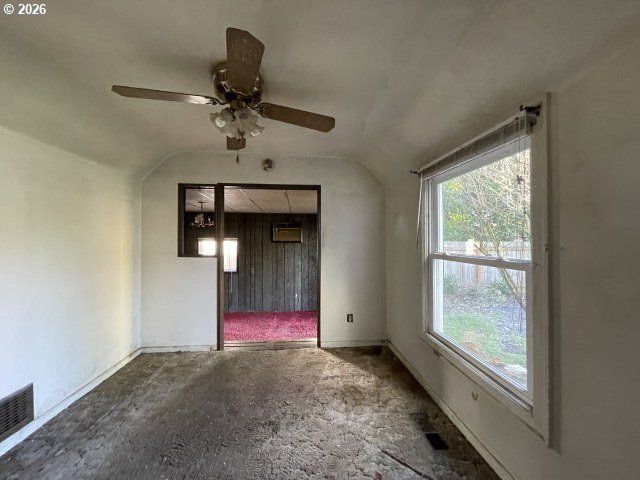 5808 Se LAUREL St, Milwaukie, OR 97222