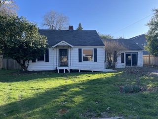 5808 Se LAUREL St, Milwaukie, OR 97222