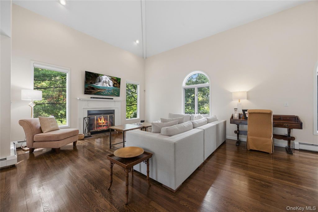 9 Elizabeth Court, Briarcliff Manor, NY 10510 — photo 4
