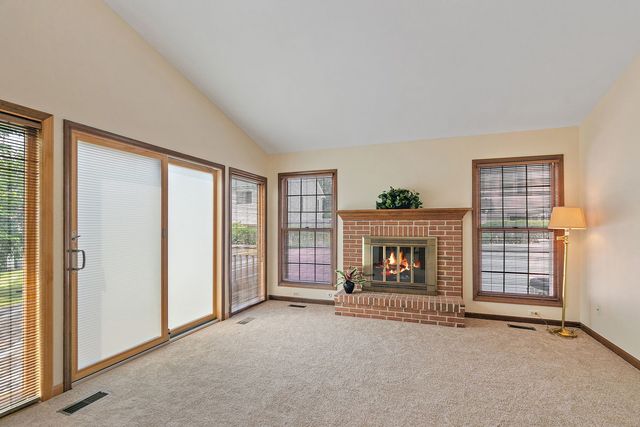 971 W Hidden Hills Lane, Palatine, IL 60067