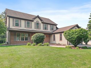 971 W Hidden Hills Lane, Palatine, IL 60067