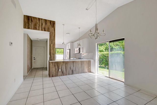 10323 W Boca Bnd W W K1, Boca Raton, FL 33428