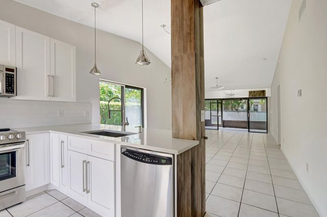 10323 W Boca Bnd W W K1, Boca Raton, FL 33428