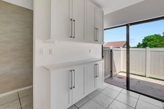 10323 W Boca Bnd W W K1, Boca Raton, FL 33428