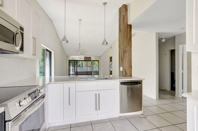 10323 W Boca Bnd W W K1, Boca Raton, FL 33428