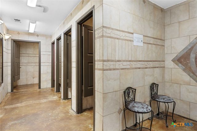 302 W Veterans Memorial Boulevard, Harker Heights, TX 76548