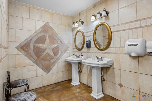 302 W Veterans Memorial Boulevard, Harker Heights, TX 76548