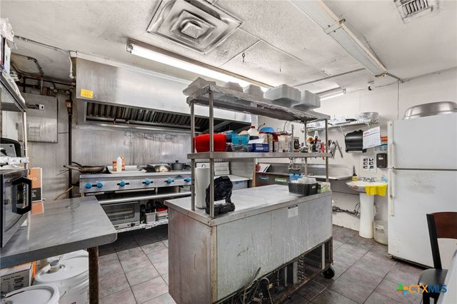 302 W Veterans Memorial Boulevard, Harker Heights, TX 76548