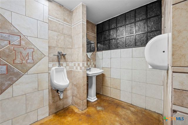 302 W Veterans Memorial Boulevard, Harker Heights, TX 76548