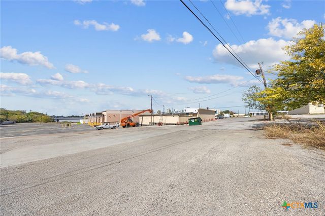 302 W Veterans Memorial Boulevard, Harker Heights, TX 76548