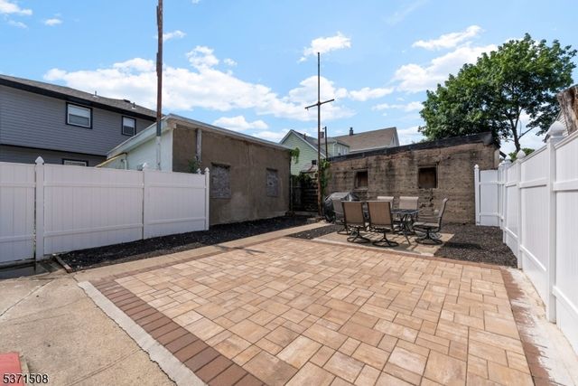 102 Highland Ave, Clifton City, NJ 07011