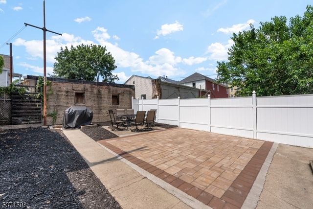 102 Highland Ave, Clifton City, NJ 07011
