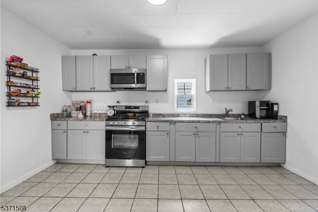 102 Highland Ave, Clifton City, NJ 07011