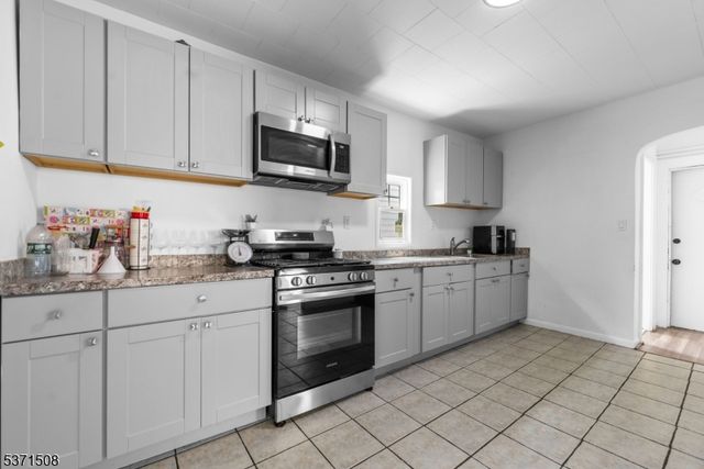 102 Highland Ave, Clifton City, NJ 07011