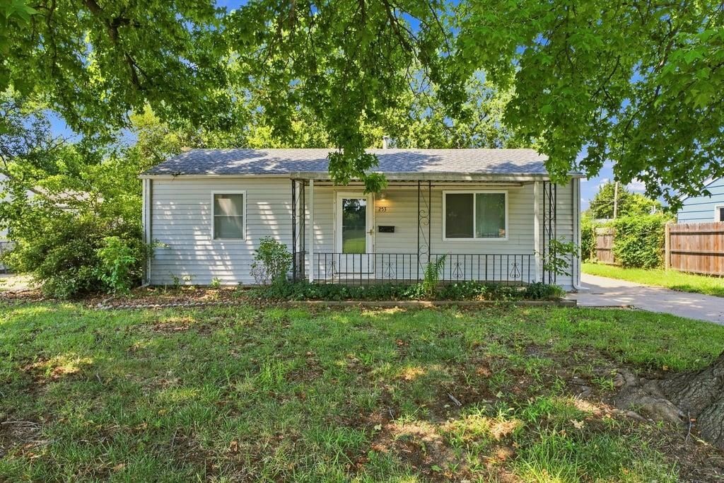 253 N Nelson Ave., Haysville, KS 67060