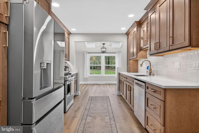 211 SUNNY JIM DR, Medford, NJ 08055