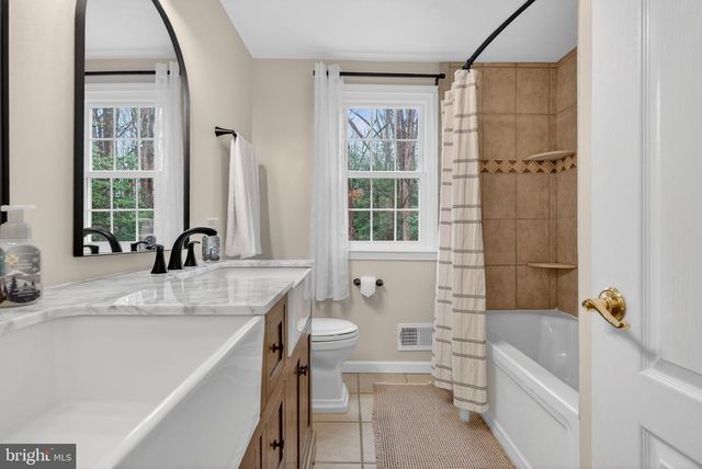 211 SUNNY JIM DR, Medford, NJ 08055