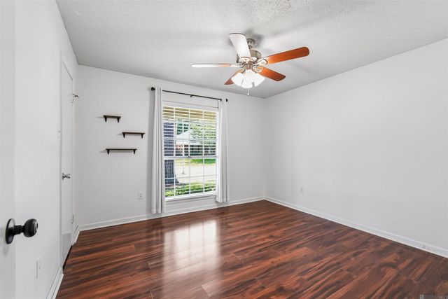15833 Hogenville Ave, Baton Rouge, LA 70817