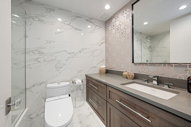 180 E Pearson Street 7203, Chicago, IL 60611