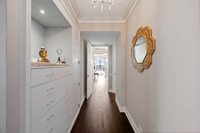 180 E Pearson Street 7203, Chicago, IL 60611