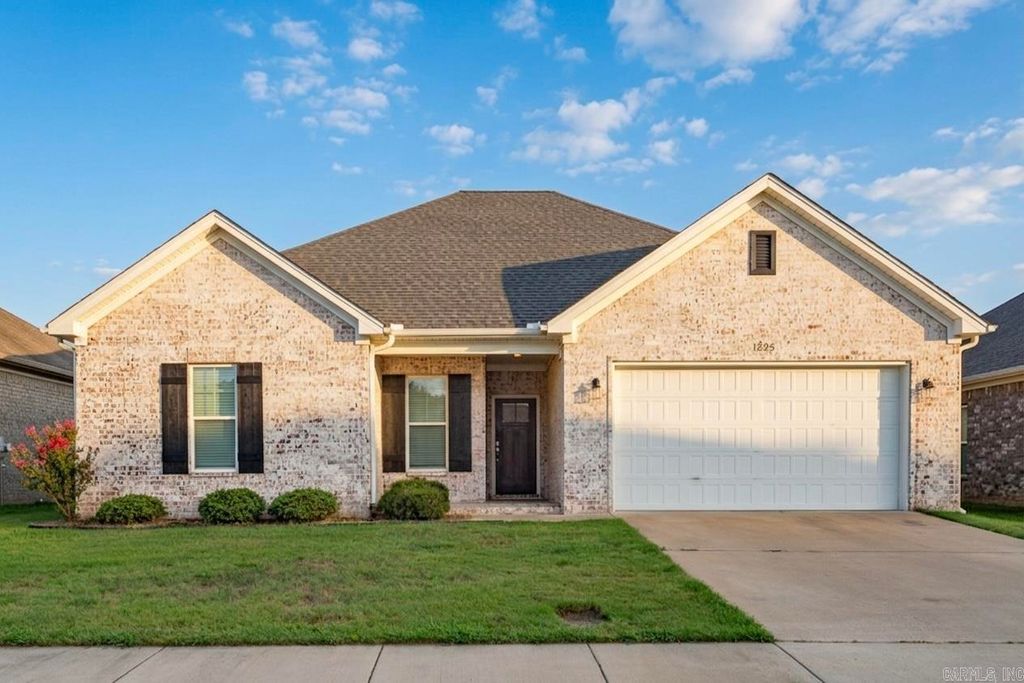 1525 Cherry Bark Drive, Conway, AR 72034