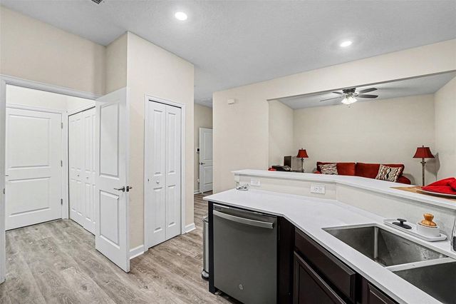 1183 TRAPPERS TRAIL LOOP, Davenport, FL 33896