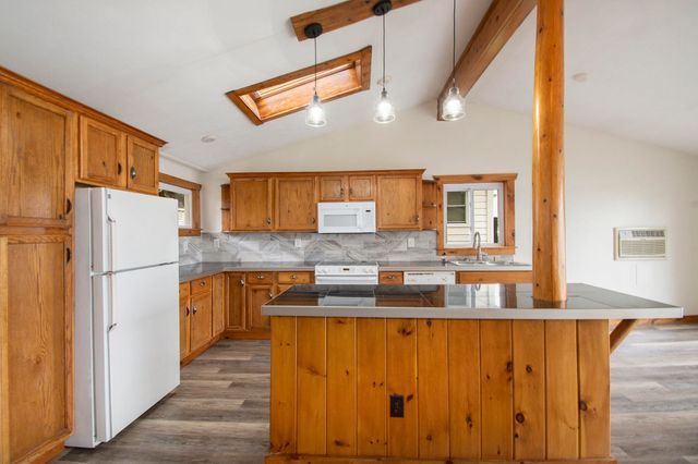 37 Indian Trail, Munith, MI 49259