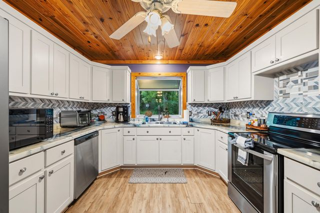 23 Fineza Way, Hot Springs Village, AR 71909