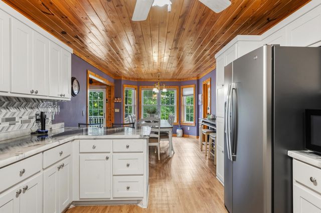 23 Fineza Way, Hot Springs Village, AR 71909
