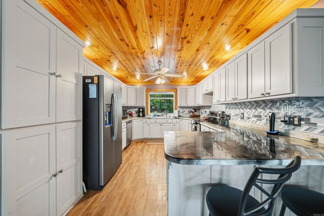 23 Fineza Way, Hot Springs Village, AR 71909
