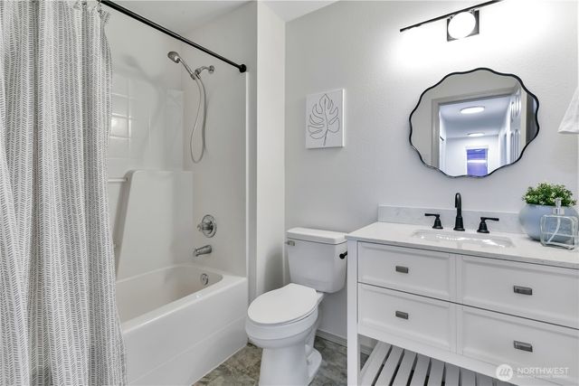 18727 87th Av Ct E, Puyallup, WA 98375