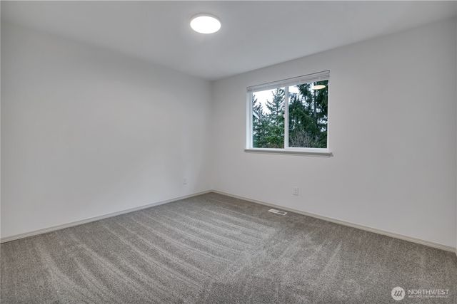 18727 87th Av Ct E, Puyallup, WA 98375