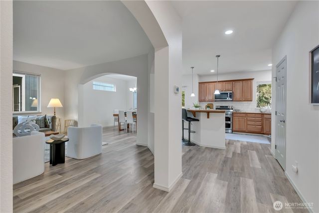 18727 87th Av Ct E, Puyallup, WA 98375