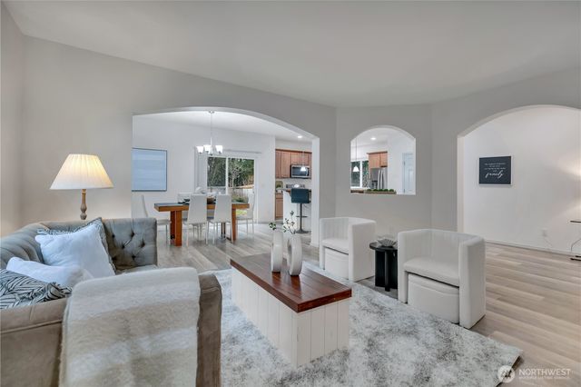 18727 87th Av Ct E, Puyallup, WA 98375