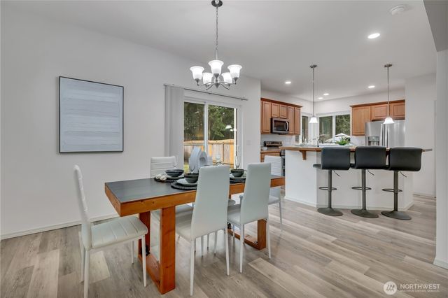 18727 87th Av Ct E, Puyallup, WA 98375