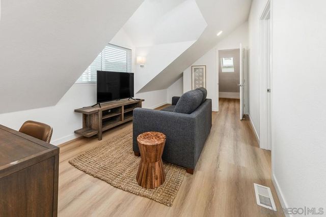 813 15 Isthmus Court, San Diego, CA 92109