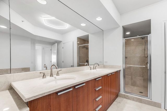 2650 Lake Shore Drive 1005, Riviera Beach, FL 33404