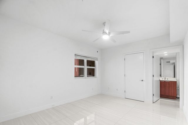 2650 Lake Shore Drive 1005, Riviera Beach, FL 33404