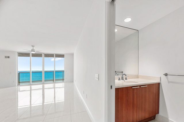 2650 Lake Shore Drive 1005, Riviera Beach, FL 33404