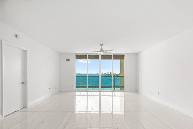 2650 Lake Shore Drive 1005, Riviera Beach, FL 33404