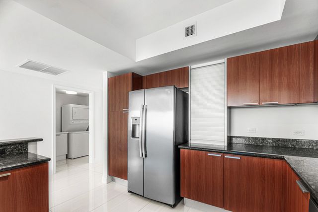 2650 Lake Shore Drive 1005, Riviera Beach, FL 33404