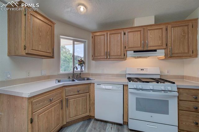 2560 Wheaton Drive, Colorado Springs, CO 80904